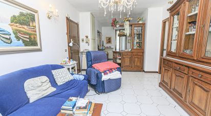 Appartamento 6 locali di 80 m² a Genova (16155)