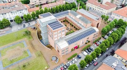 Negozio / locale commerciale di 200 m² in Seregno (20831)