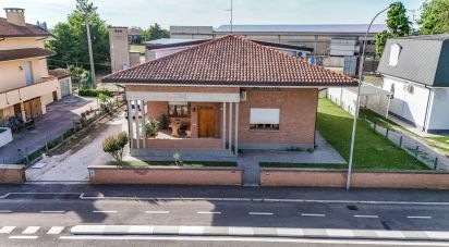 House 7 rooms of 270 m² in Argenta (44011)