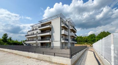 Loft 6 locali di 130 m² a Castelnuovo del Garda (37014)