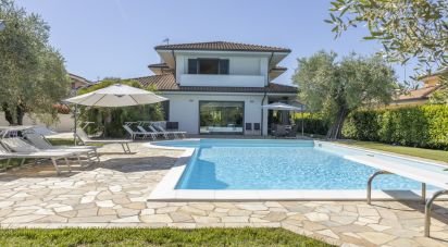 Casale 6 locali di 242 m² in Monterado (60012)