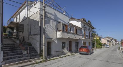 Rifugio 7 locali di 160 m² in Filottrano (60024)