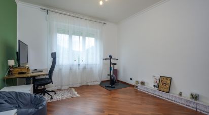 Palazzo / Stabile 9 locali di 129 m² a Genova (16165)