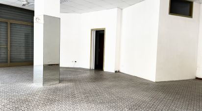 Negozio / locale commerciale di 68 m² in Falconara Marittima (60015)