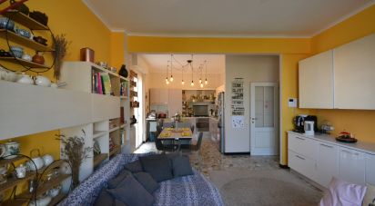 Apartment 7 rooms of 132 m² in Genova (16156)