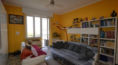 Apartment 7 rooms of 132 m² in Genova (16156)