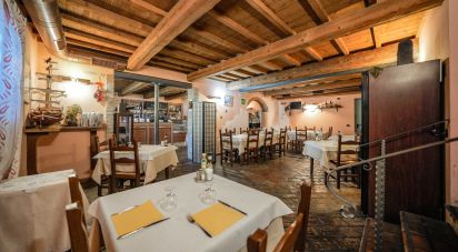Restaurant of 982 m² in Migliaro (44020)