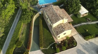 Casa indipendente / Villa 6 locali di 180 m² in Sirolo (60020)