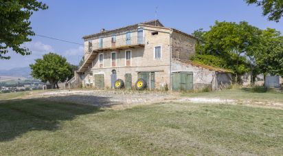 Rustico 7 locali di 270 m² in Filottrano (60024)