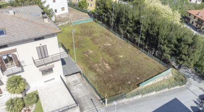Varie superfici di 1.408 m² in Osimo (60027)
