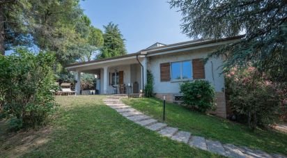 Casale 8 locali di 230 m² in Peschiera del Garda (37019)