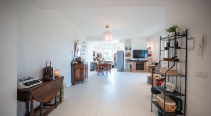 Casale 8 locali di 230 m² in Peschiera del Garda (37019)