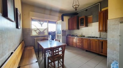 Appartamento 6 locali di 140 m² a Torino (10156)