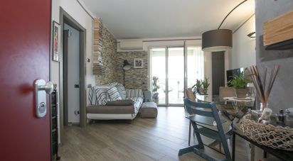 Apartment 6 rooms of 90 m² in Genova (16121)