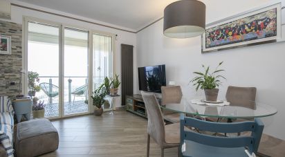Apartment 6 rooms of 90 m² in Genova (16121)