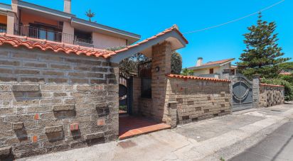 House boat 8 rooms of 296 m² in Anzio (00042)