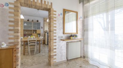 Villa Bifamiliare 10 locali di 270 m² in Filottrano (60024)