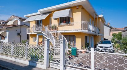 House 5 rooms of 250 m² in Massa Fiscaglia (44025)