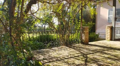 Casale 10 locali di 300 m² in Civitanova Marche (62012)