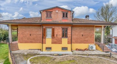 House boat 4 rooms of 195 m² in Migliaro (44020)