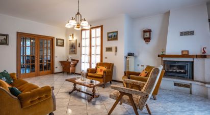 Traditional house 4 rooms of 168 m² in Ferrara (44124)