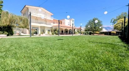 Hotel-restaurant of 1,200 m² in Bugnara (67030)