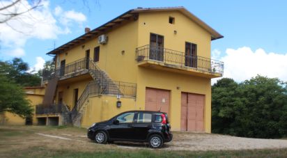 Townhouse 13 rooms of 500 m² in Acqualagna (61041)