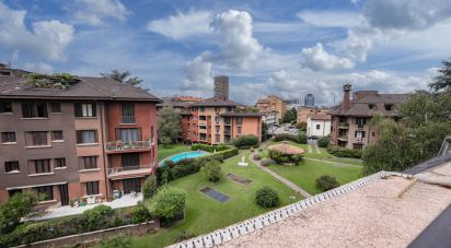 Appartamento 10 locali di 317 m² a Milano (20151)