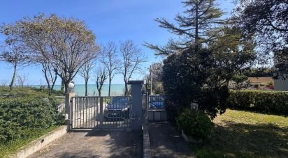 Casale 8 locali di 302 m² in Pesaro (61122)