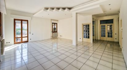 Apartment 7 rooms of 285 m² in Sant'Elpidio a Mare (63811)