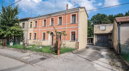 Villa Bifamiliare 6 locali di 335 m² in Argenta (44011)