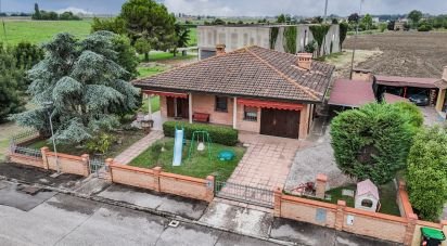 Farm 4 rooms of 137 m² in Ostellato (44020)