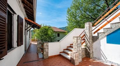 Villa Bifamiliare 13 locali di 190 m² in Ceranesi (16014)