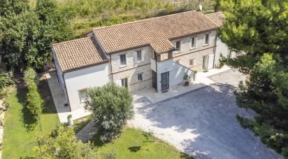 Casa indipendente 18 locali di 600 m² in Ancona (60129)