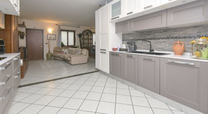 Traditional house 7 rooms of 165 m² in Leinì (10040)