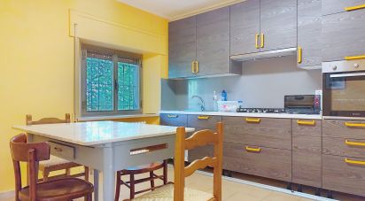 House 7 rooms of 250 m² in Ponzano di Fermo (63845)