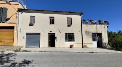 House 7 rooms of 250 m² in Ponzano di Fermo (63845)