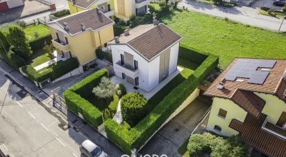Casa indipendente 7 locali di 220 m² in Dueville (36031)