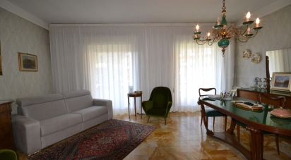 Apartment 5 rooms of 120 m² in Genova (16156)