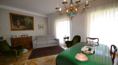 Apartment 5 rooms of 120 m² in Genova (16156)