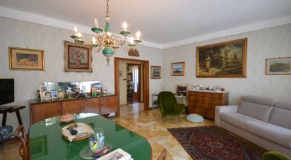 Apartment 5 rooms of 120 m² in Genova (16156)