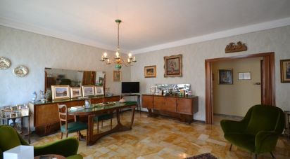 Apartment 5 rooms of 120 m² in Genova (16156)