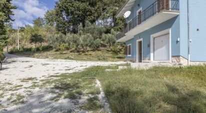 House 10 rooms of 235 m² in Macerata (62100)