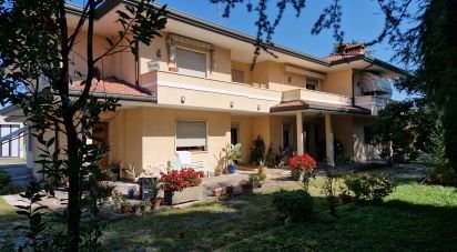 Casa indipendente / Villa 16 locali di 400 m² in Teolo (35037)