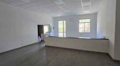 Capannone di 1.400 m² in Genova (16165)