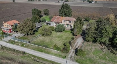 House 9 rooms of 357 m² in Jolanda di Savoia (44037)