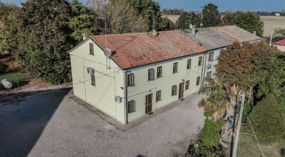 House 7 rooms of 280 m² in Copparo (44034)