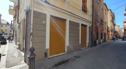 Negozio / locale commerciale di 124 m² in Genova (16154)