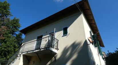 Appartamento 6 locali di 119 m² a Carro (19020)