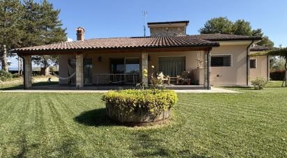 Farm 6 rooms of 275 m² in Arezzo (52100)